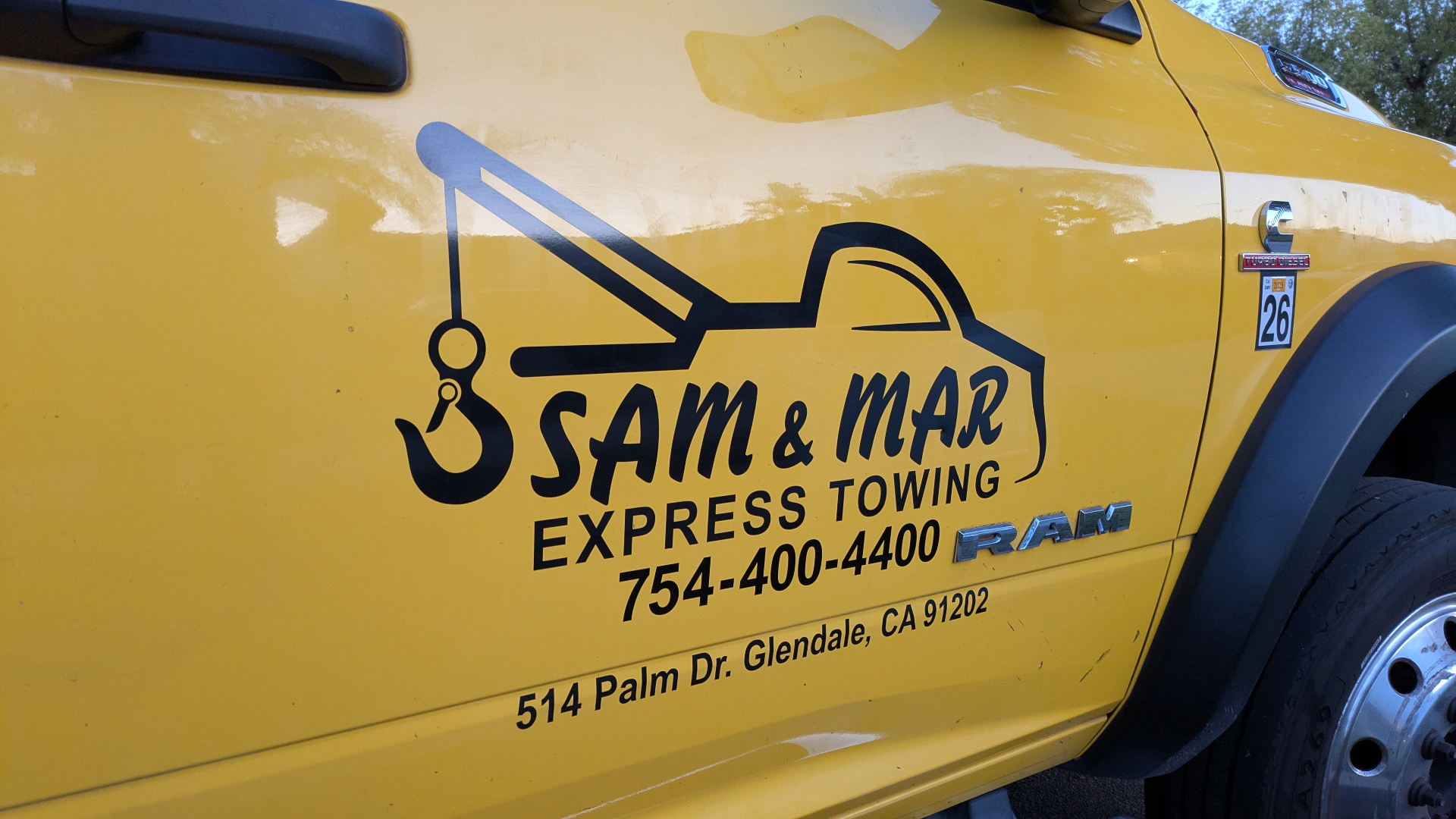 Sam & Mar Express Towing truck graphics